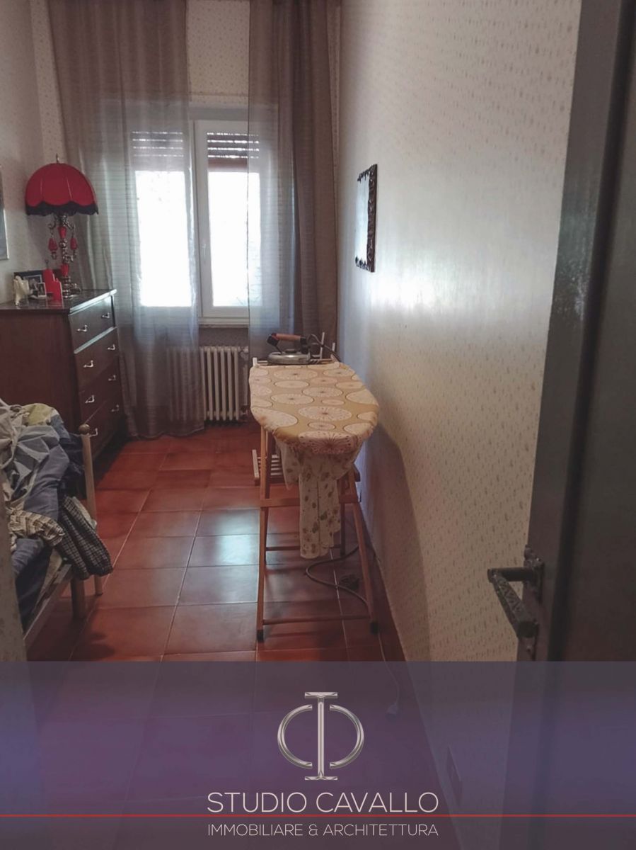 Villa (zona residenziale) di  6 vani /193 mq  a Bitetto