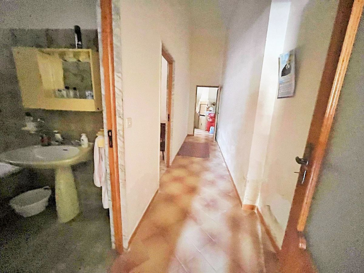 Casa indipendente di  3 vani /105 mq  a Cellamare (zona zona centrale)