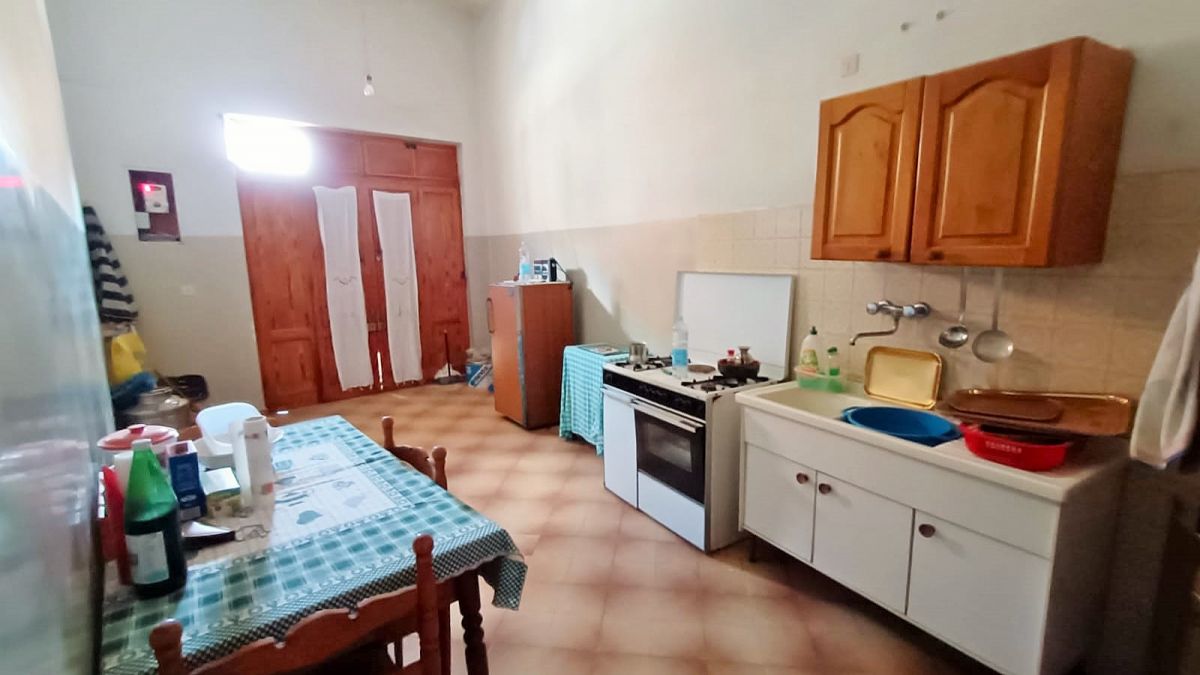 Casa indipendente di  3 vani /105 mq  a Cellamare (zona zona centrale)