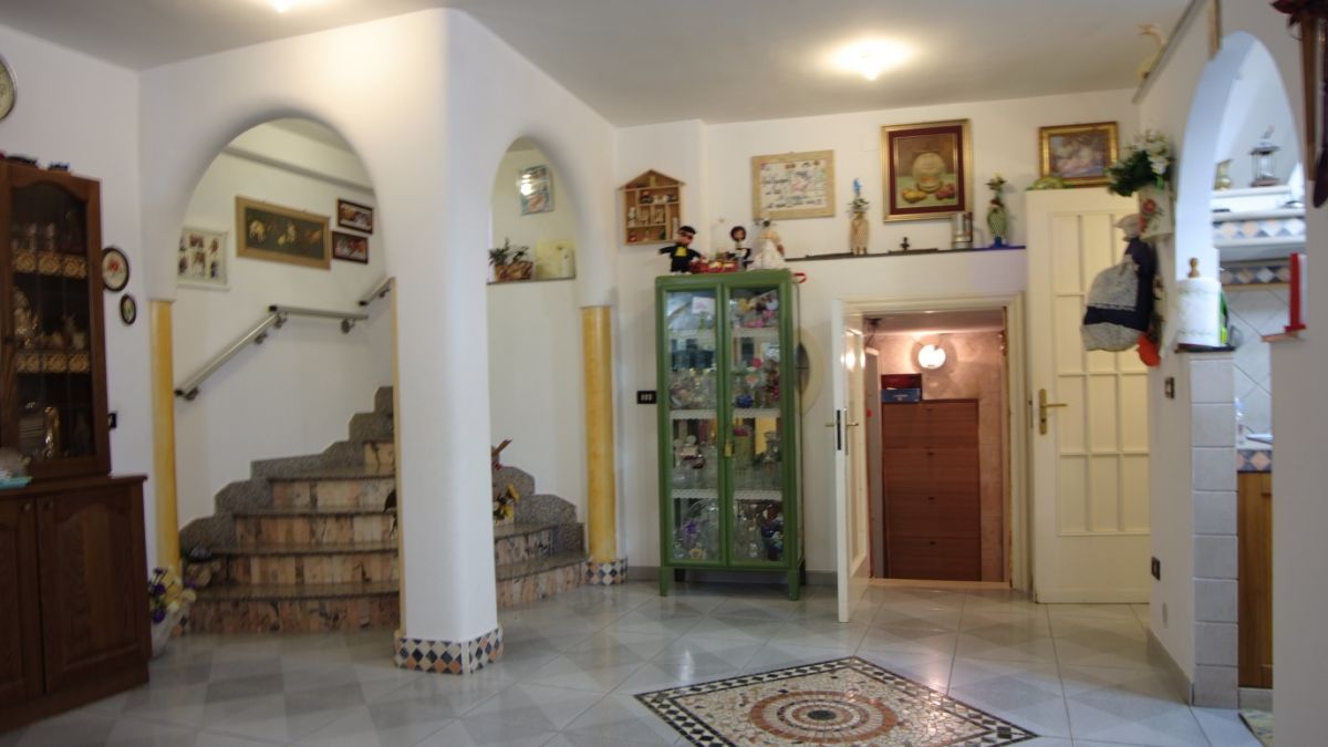 Casa indipendente con terrazzo