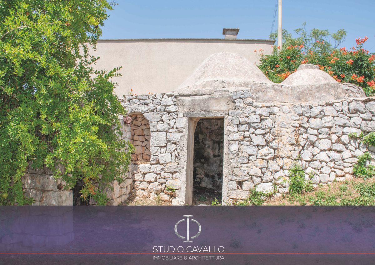 Palazzo / Stabile di  5 vani /260 mq  a Ostuni