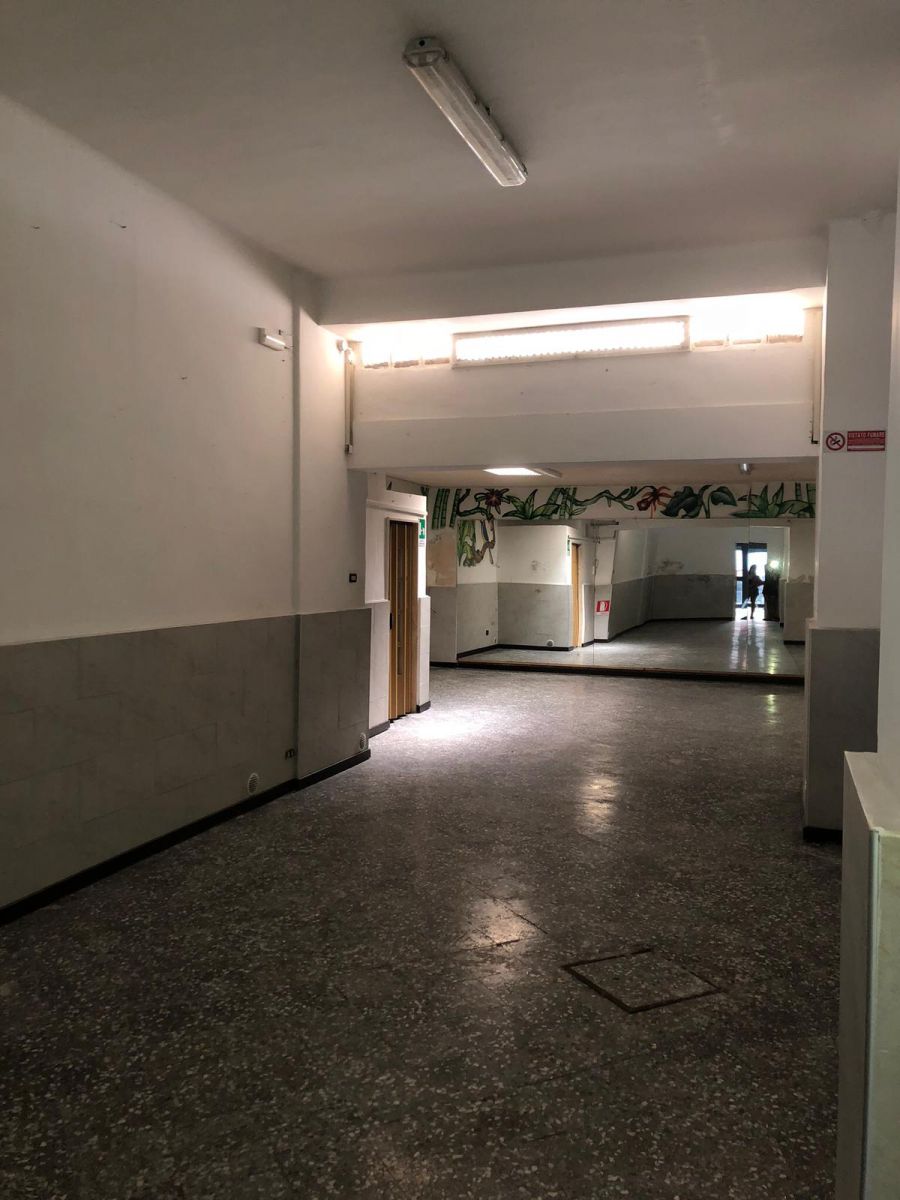 Immobile di  1 vani /110 mq  a Bari (zona LIBERTA)