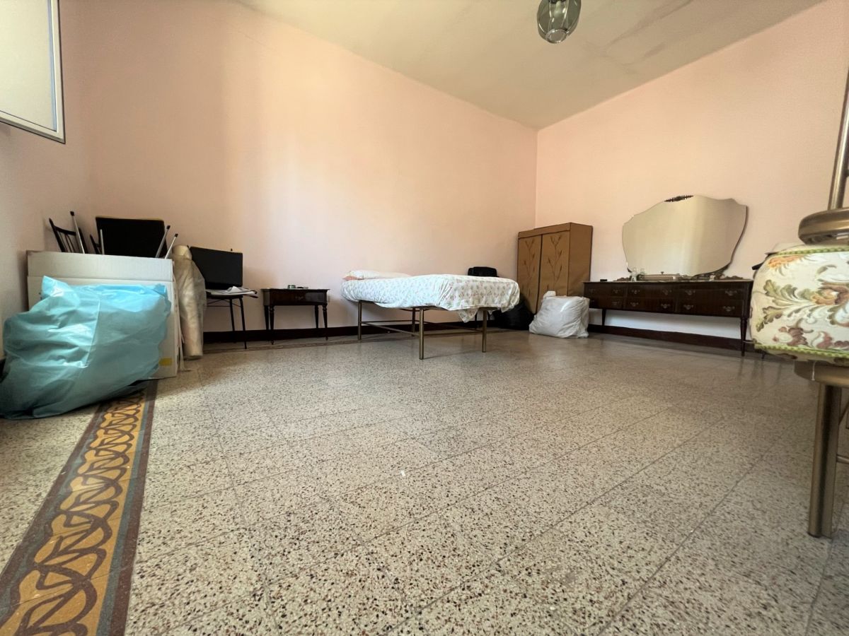 Casa indipendente di  2 vani /60 mq  a Cassano delle Murge (zona Centrale)