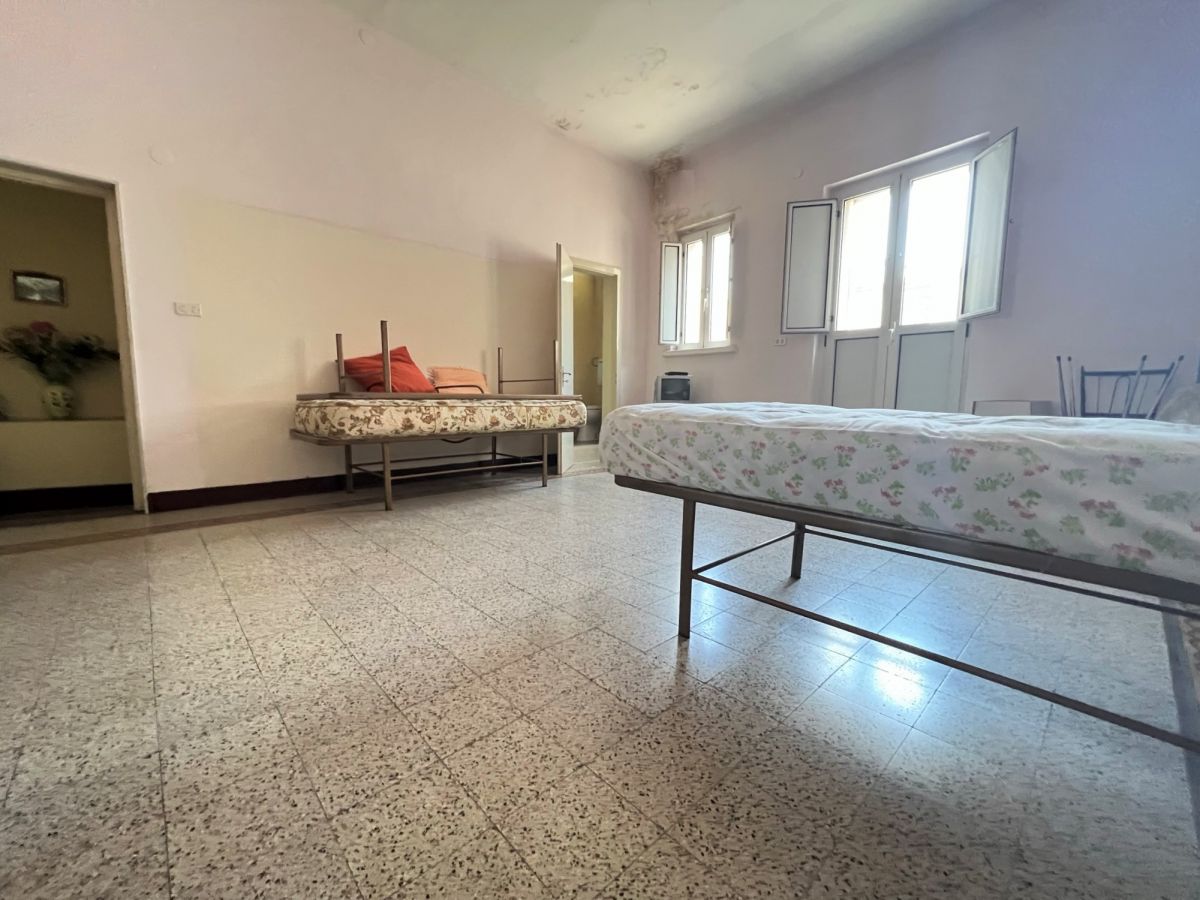 Casa indipendente di  2 vani /60 mq  a Cassano delle Murge (zona Centrale)