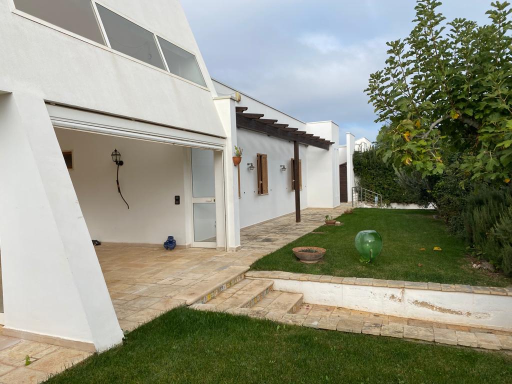 Villa (zona residenziale) di  4 vani /100 mq  a Polignano a Mare (zona Residence Neapolis)