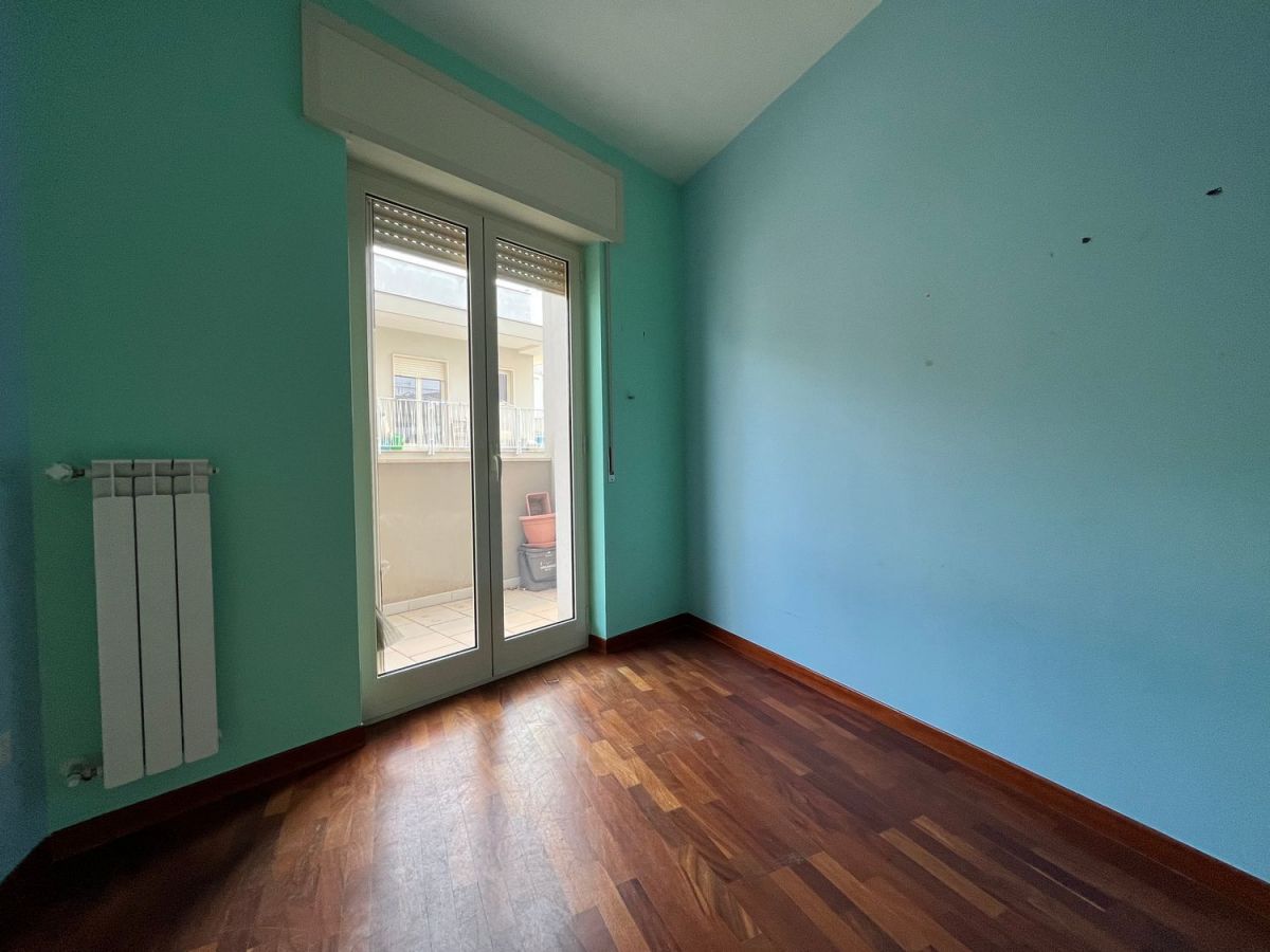 Appartamento di  4 vani /135 mq  a Bitetto (zona Via BEATO )