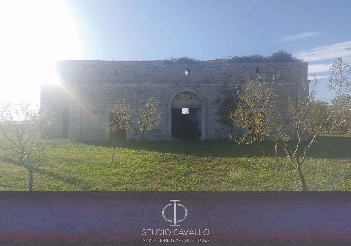 Rustico / Casale / Masseria di  6 vani /270 mq  a Bitonto