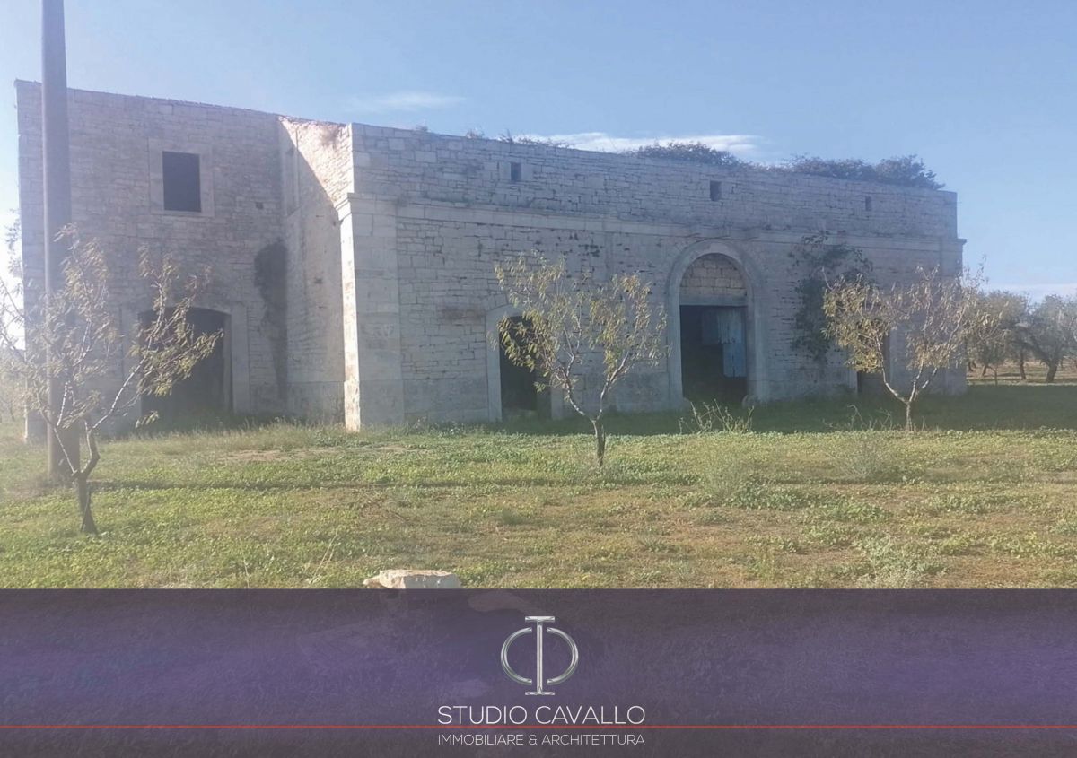 Rustico / Casale / Masseria di  6 vani /270 mq  a Bitonto