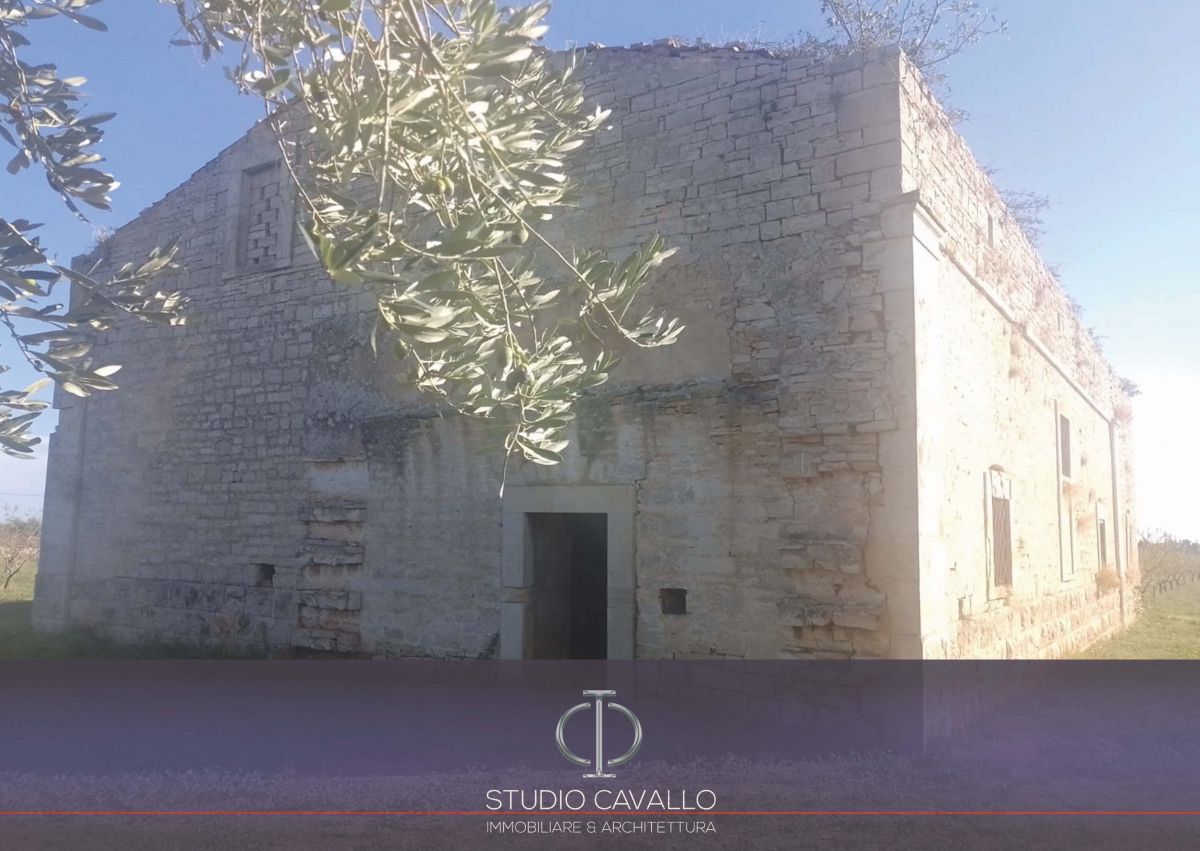 Rustico / Casale / Masseria di  6 vani /270 mq  a Bitonto