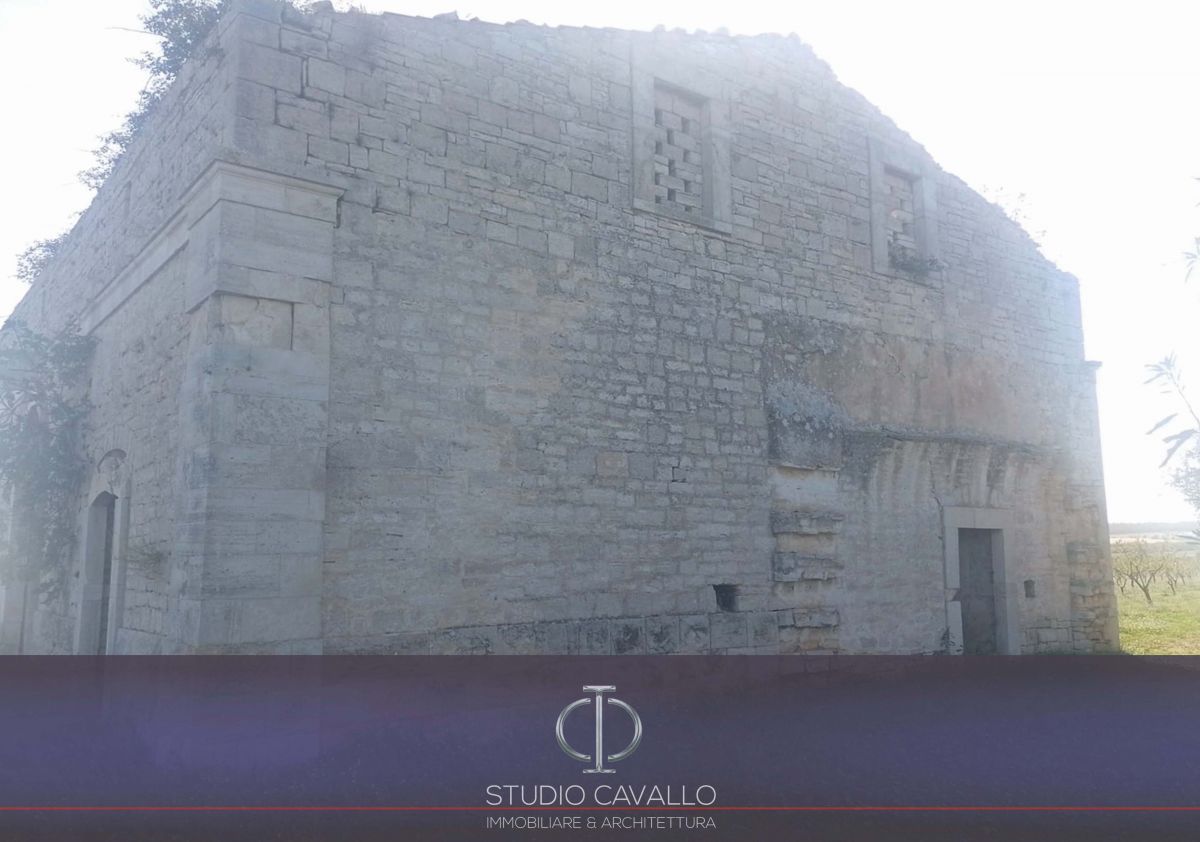 Rustico / Casale / Masseria di  6 vani /270 mq  a Bitonto