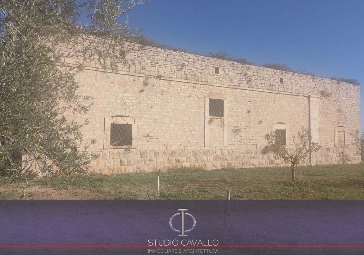 Rustico / Casale / Masseria di  6 vani /270 mq  a Bitonto