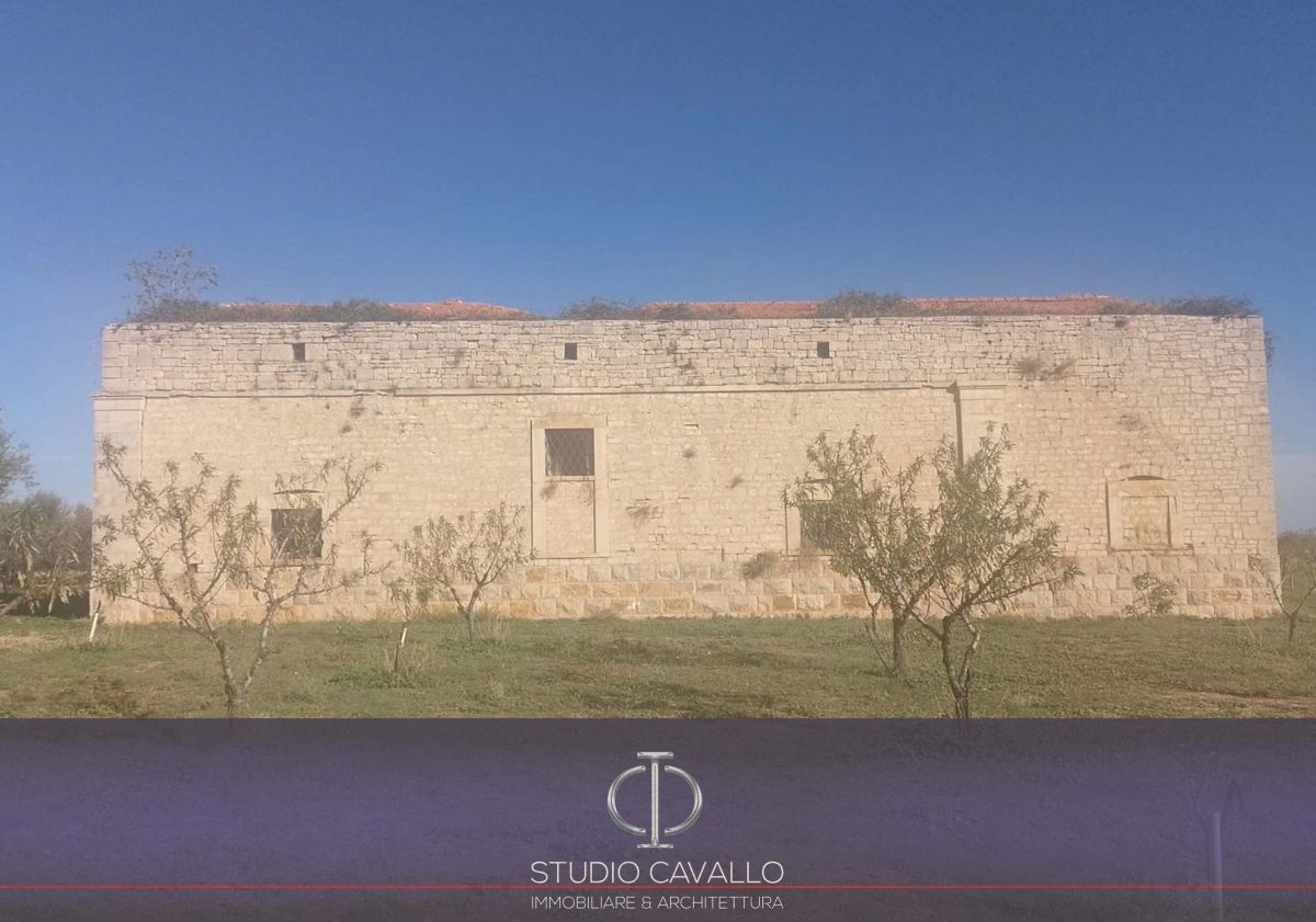 Rustico / Casale / Masseria di  6 vani /270 mq  a Bitonto