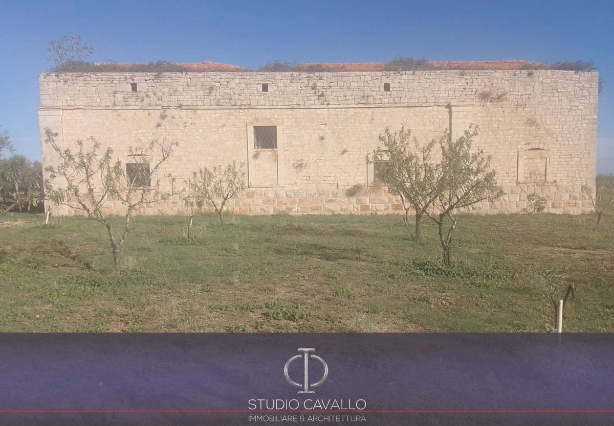 Rustico / Casale / Masseria di  6 vani /270 mq  a Bitonto