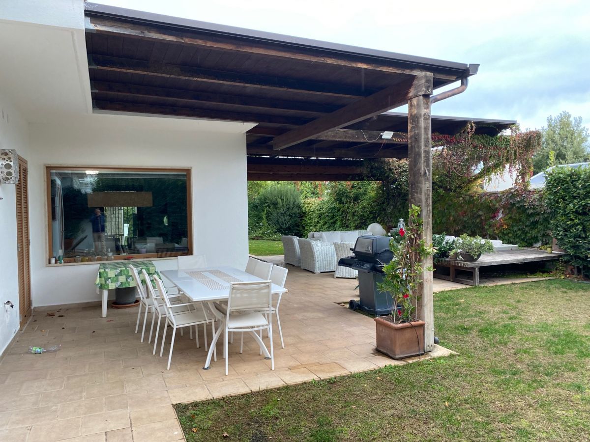 Villa (zona residenziale) di  4 vani /100 mq  a Polignano a Mare (zona Collinare - Residence Neapolis)