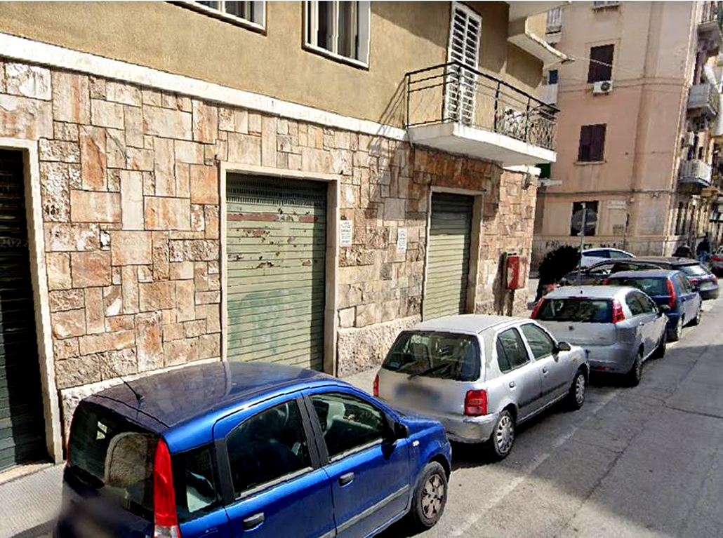 Libertà , pressi Tribunale, Locale in vendita. Euro 21.000