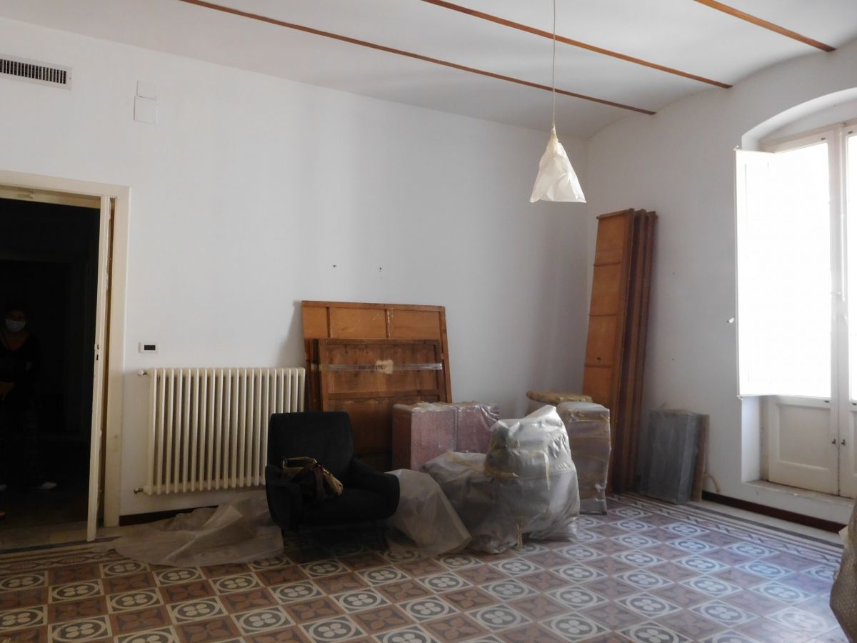 Appartamento di  6 vani /150 mq  a Bari - Murat (zona Centro fra via Sparano e Via Argiro)