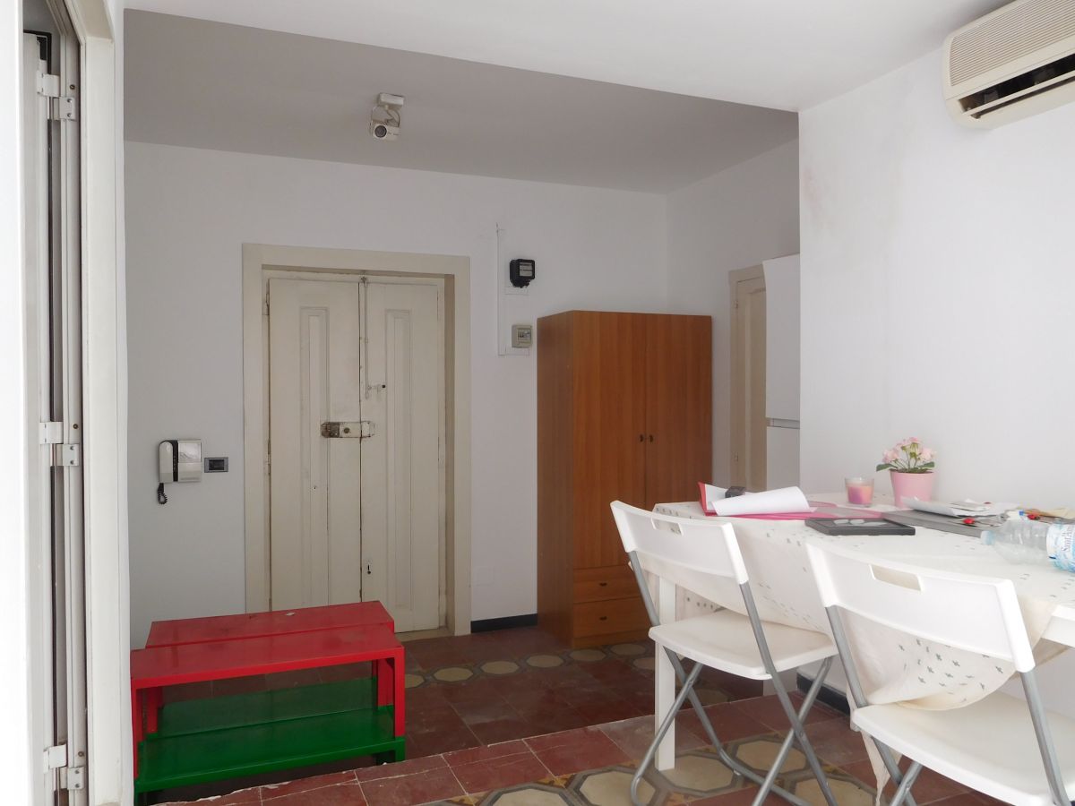 Appartamento di  6 vani /150 mq  a Bari - Murat (zona Centro fra via Sparano e Via Argiro)