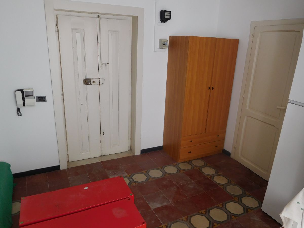 Appartamento di  6 vani /150 mq  a Bari - Murat (zona Centro fra via Sparano e Via Argiro)