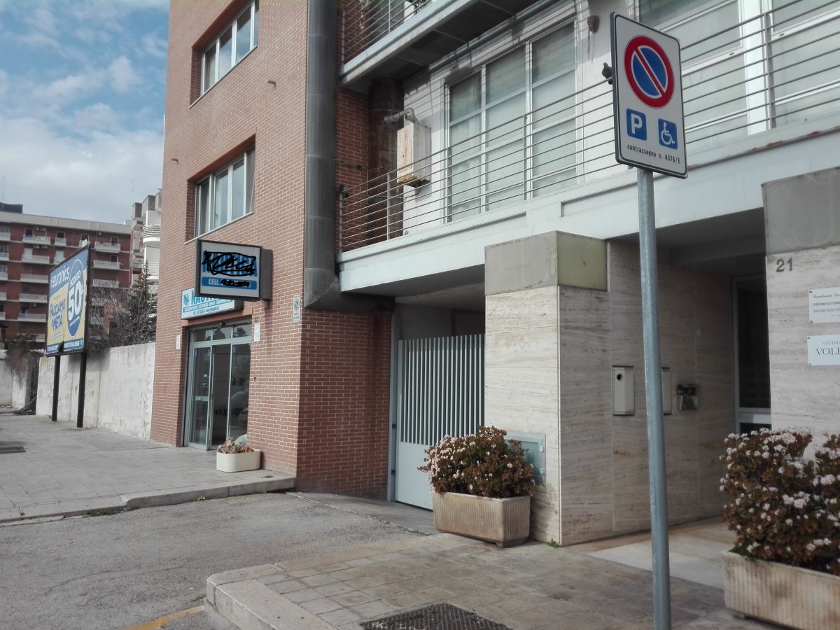 Appartamento di  3 vani /109 mq  a Bari - Libertà  (zona carmelitani)