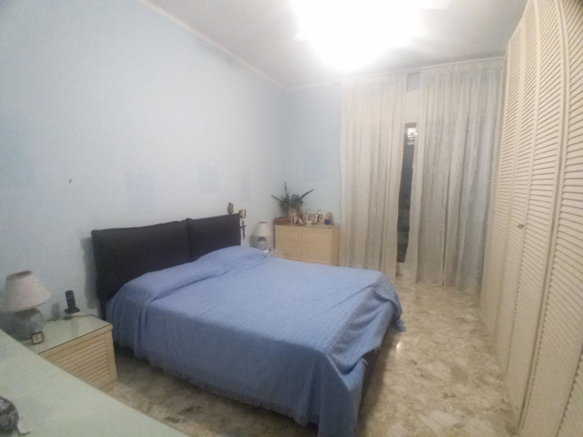 Appartamento di  4 vani /116 mq  a Bari - Murat (zona CENTRO)