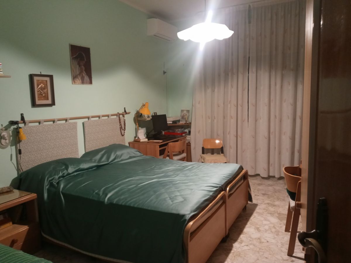 Appartamento di  4 vani /116 mq  a Bari - Murat (zona CENTRO)