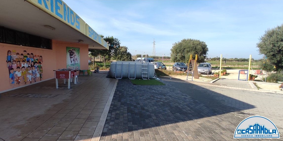 Altro di  1 vani /320 mq  a Mola di Bari (zona Strada Provinciale 66 Mola-Conversano)