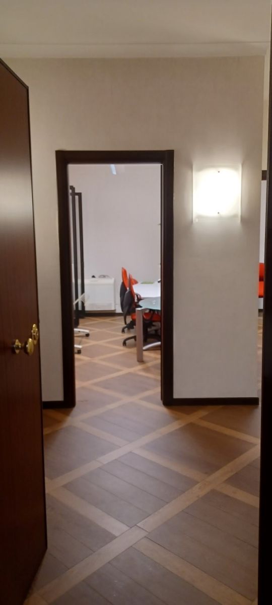 Ufficio di  4 vani /100 mq  a Modugno (zona semisentrale)