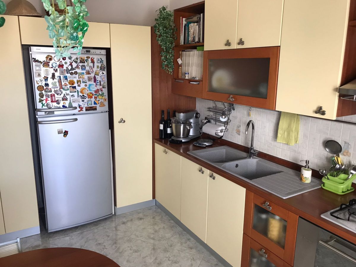 Appartamento di  3 vani /95 mq  a Capurso (zona Vicinanze Via Epifania)