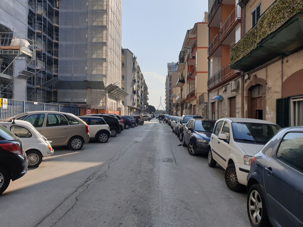 Appartamento di 4 vani/97 mq e 2 locali accessori a Bari - Libertà 