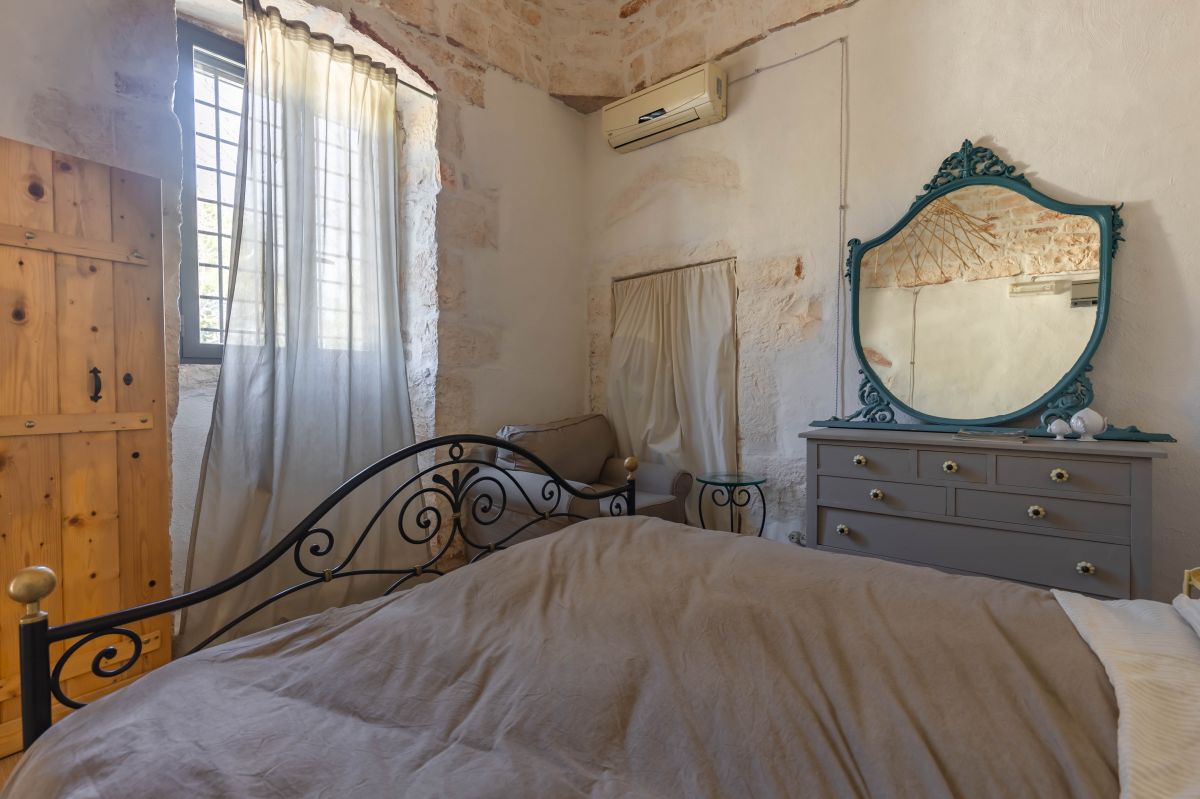 Casa indipendente di  3 vani /80 mq  a Ostuni (zona CONTRADA CERVAROLO)