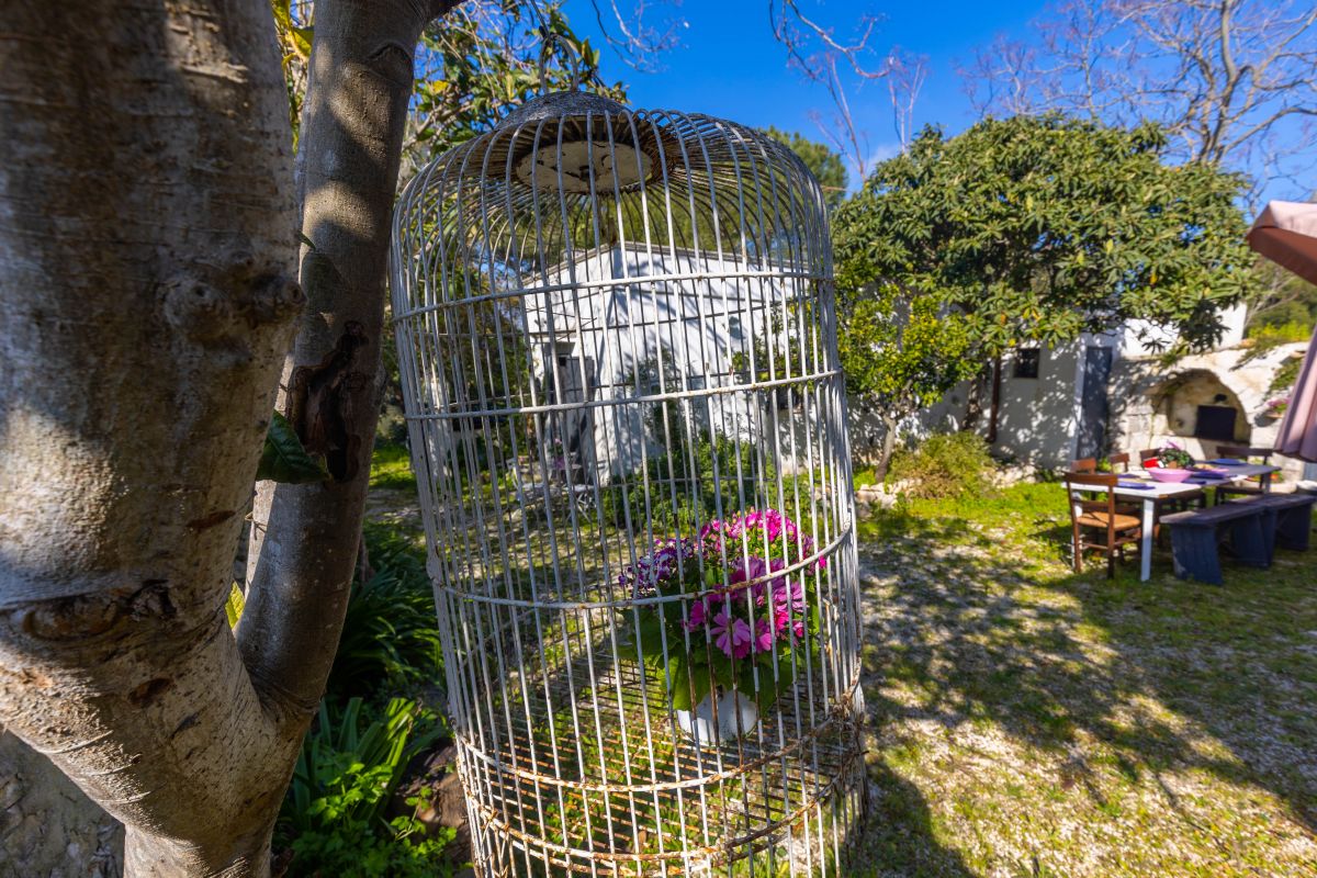 Casa indipendente di  3 vani /80 mq  a Ostuni (zona CONTRADA CERVAROLO)