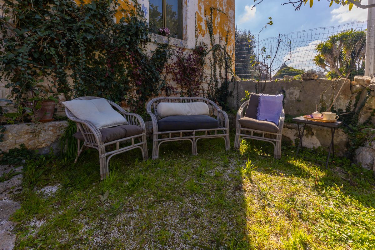 Casa indipendente di  3 vani /80 mq  a Ostuni (zona CONTRADA CERVAROLO)