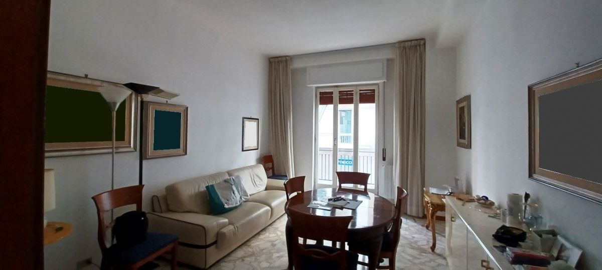 Appartamento di  5 vani /185 mq  a Bari - Murat (zona centralissima)