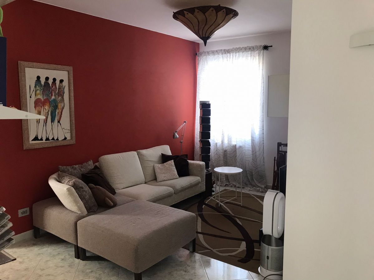 Appartamento di  3 vani /95 mq  a Capurso (zona Vicinanze Via Epifania)