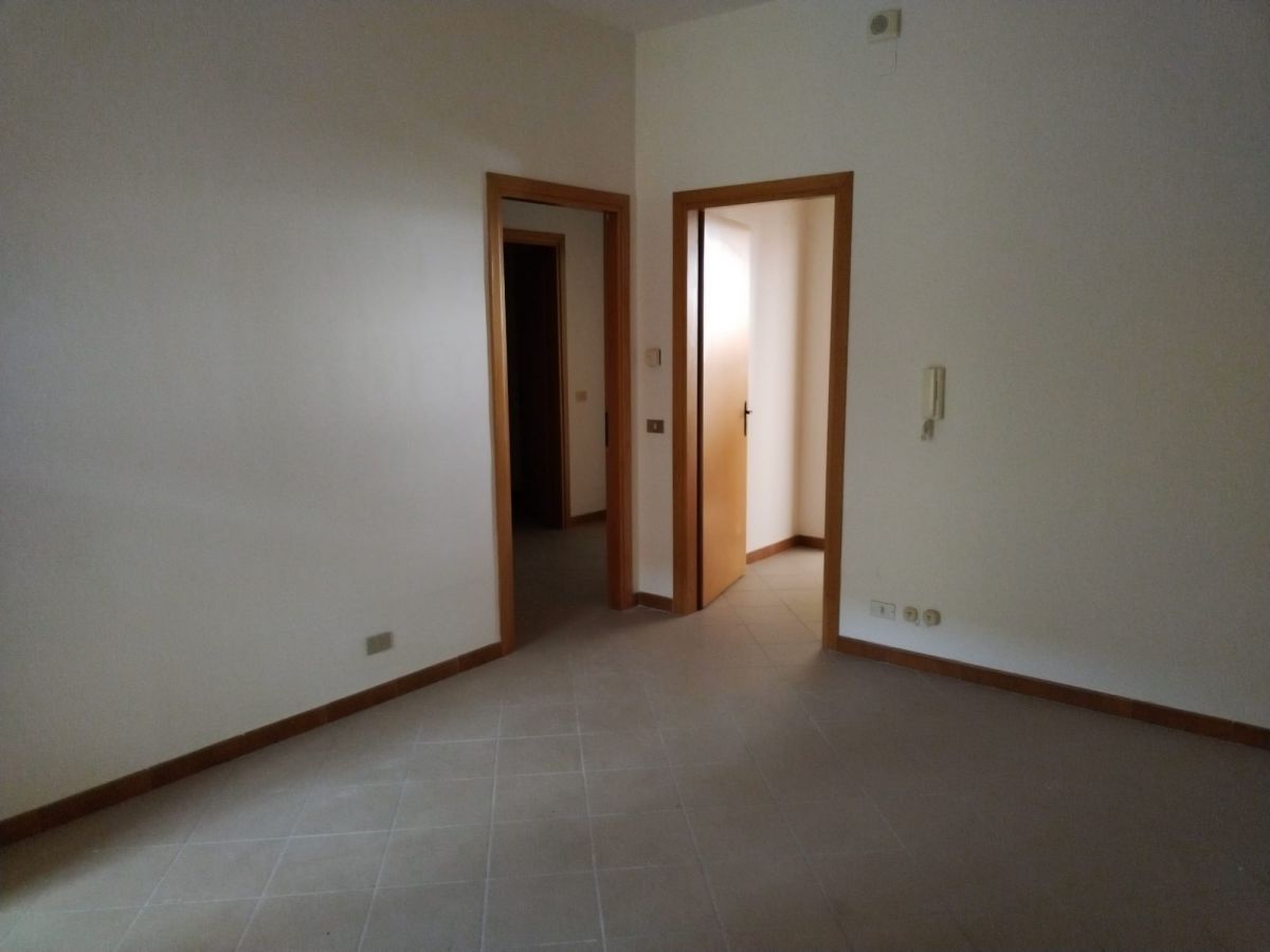 Ufficio di  4 vani /100 mq  a Bari - San Paolo (zona Giudice di Pace)