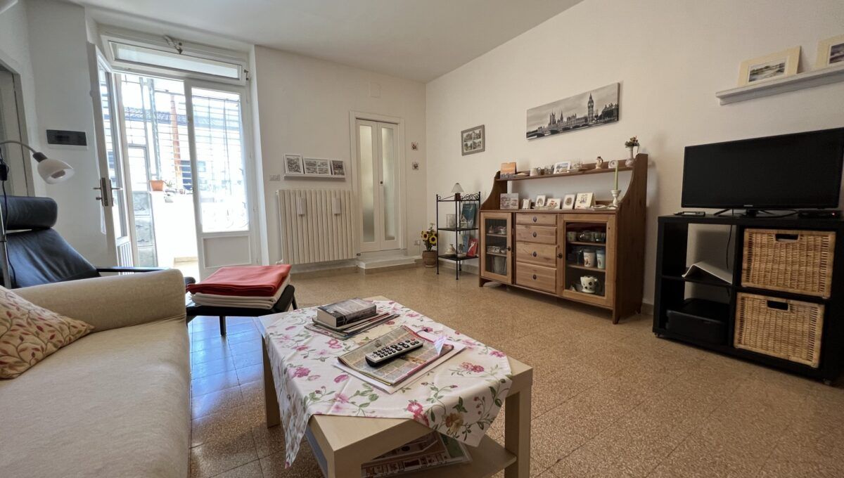 Casa indipendente di  2 vani /80 mq  a Cassano delle Murge (zona Zona semi centrale)