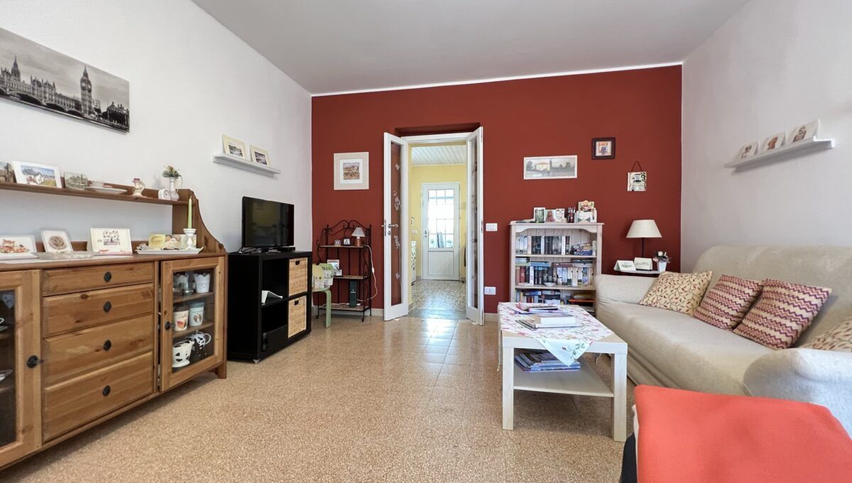 Casa indipendente di  2 vani /80 mq  a Cassano delle Murge (zona Zona semi centrale)