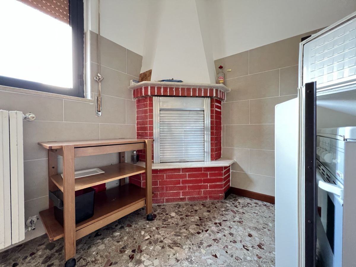 Casa indipendente di  3 vani /200 mq  a Cassano delle Murge (zona Centrale)