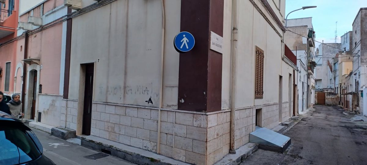 Casa indipendente di  2 vani /112 mq  a Bari - Carbonara