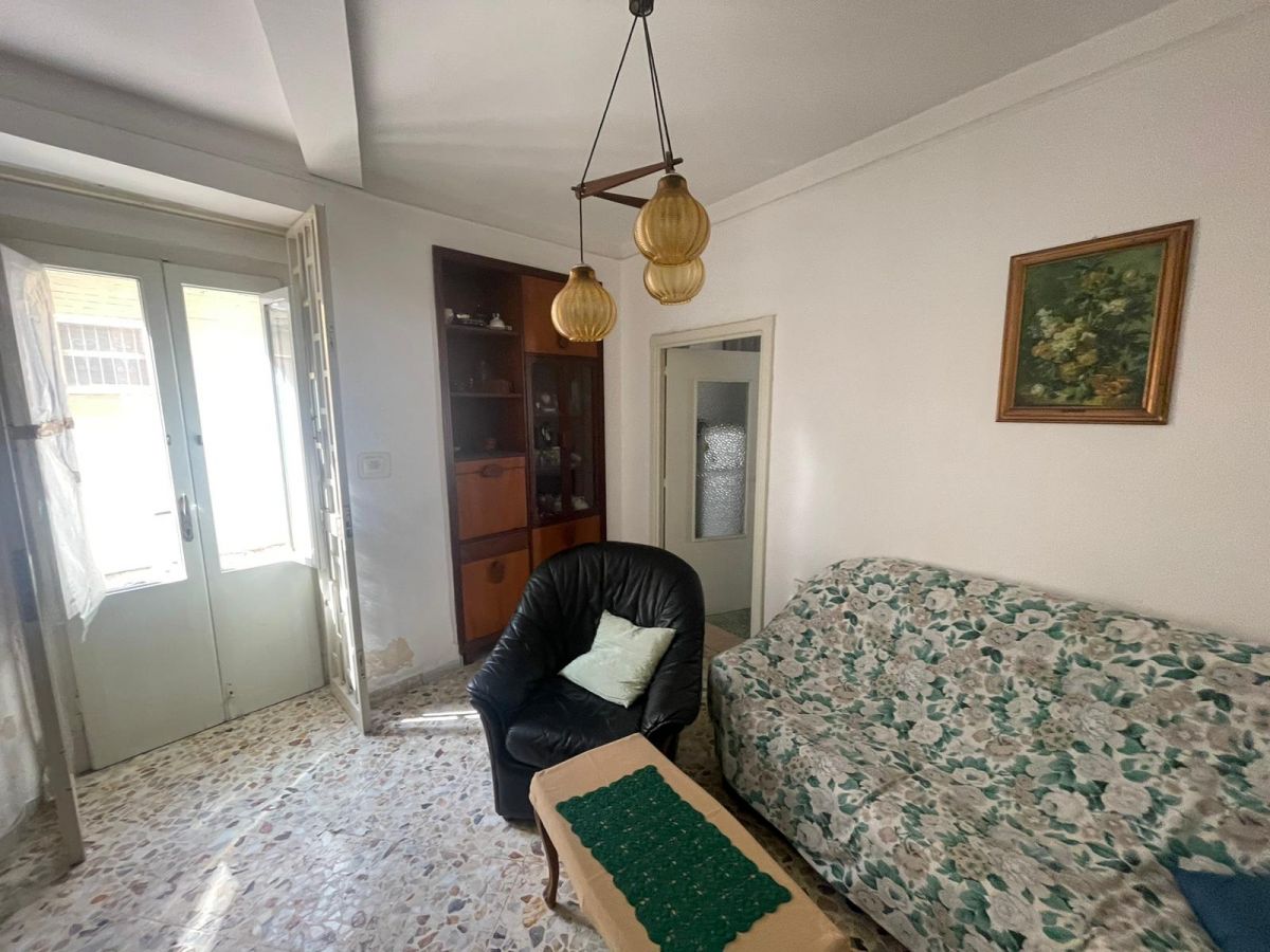 Casa indipendente di  2 vani /112 mq  a Bari - Carbonara