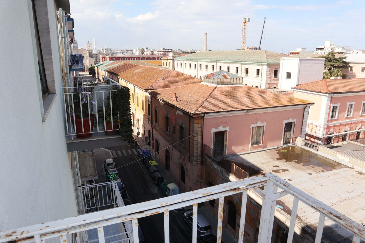 Appartamento di  2 vani /70 mq  a Bari - Libertà  (zona Manifattura Tabacchi )