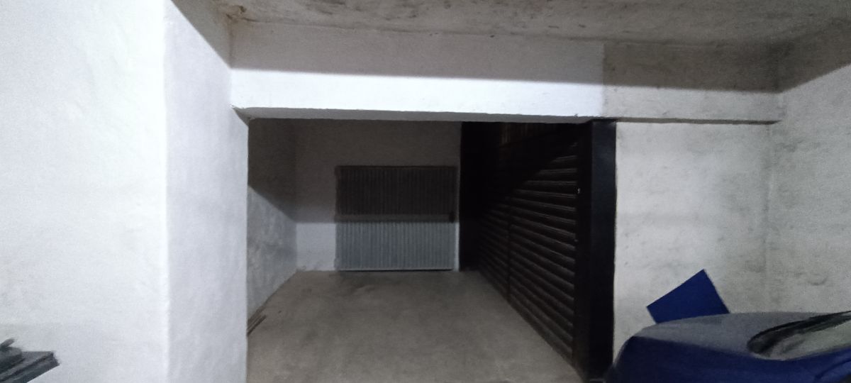 Box / Garage / Posto Auto di  1 vani /70 mq  a Andria (zona CENTRO)