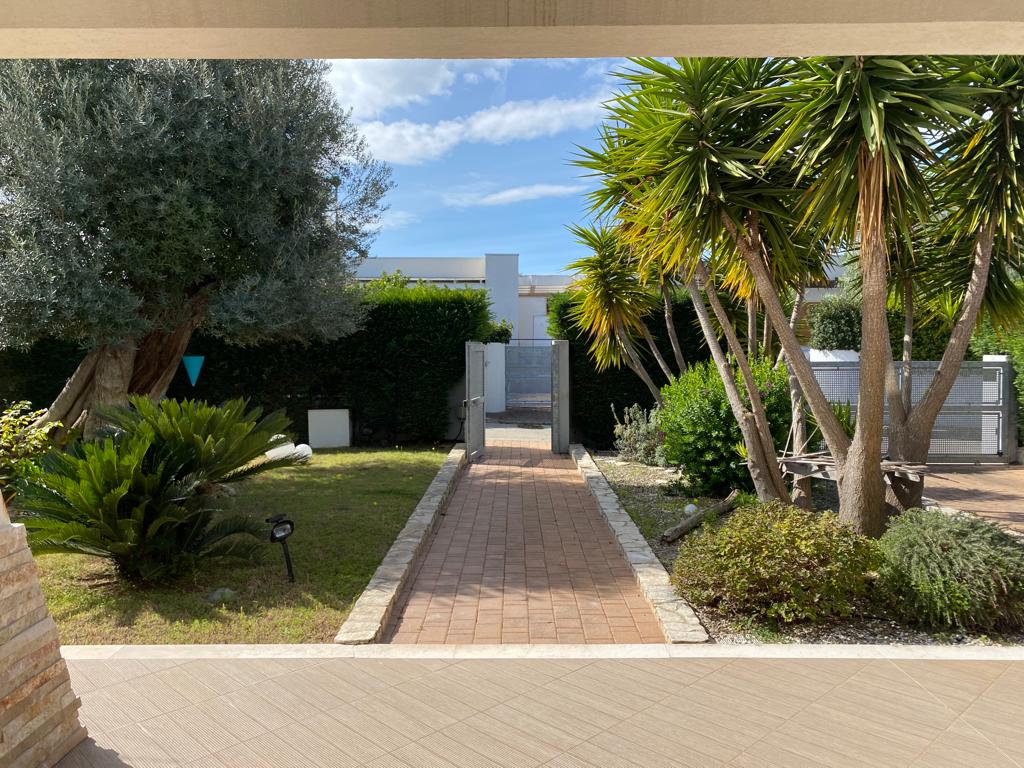 Villa (zona residenziale) di  4 vani /98 mq  a Polignano a Mare (zona Collinare - Residence Neapolis)