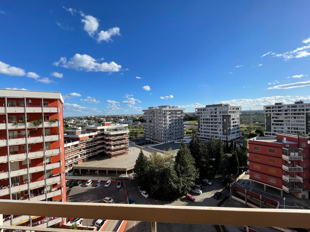 Appartamento di  5 vani /150 mq  a Binetto (zona Poggiofranco)