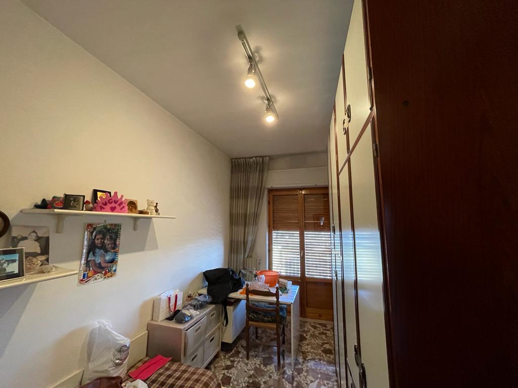 Appartamento di  5 vani /150 mq  a Binetto (zona Poggiofranco)