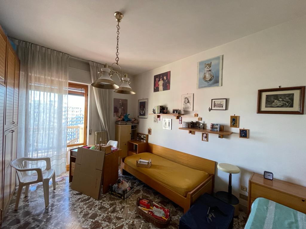 Appartamento di  5 vani /150 mq  a Binetto (zona Poggiofranco)