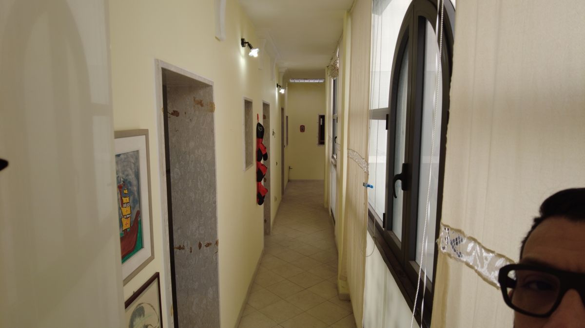 Palazzo / Stabile di  5 vani /250 mq  a Bari - Madonnella (zona VICINANZE LUNGOMARE)