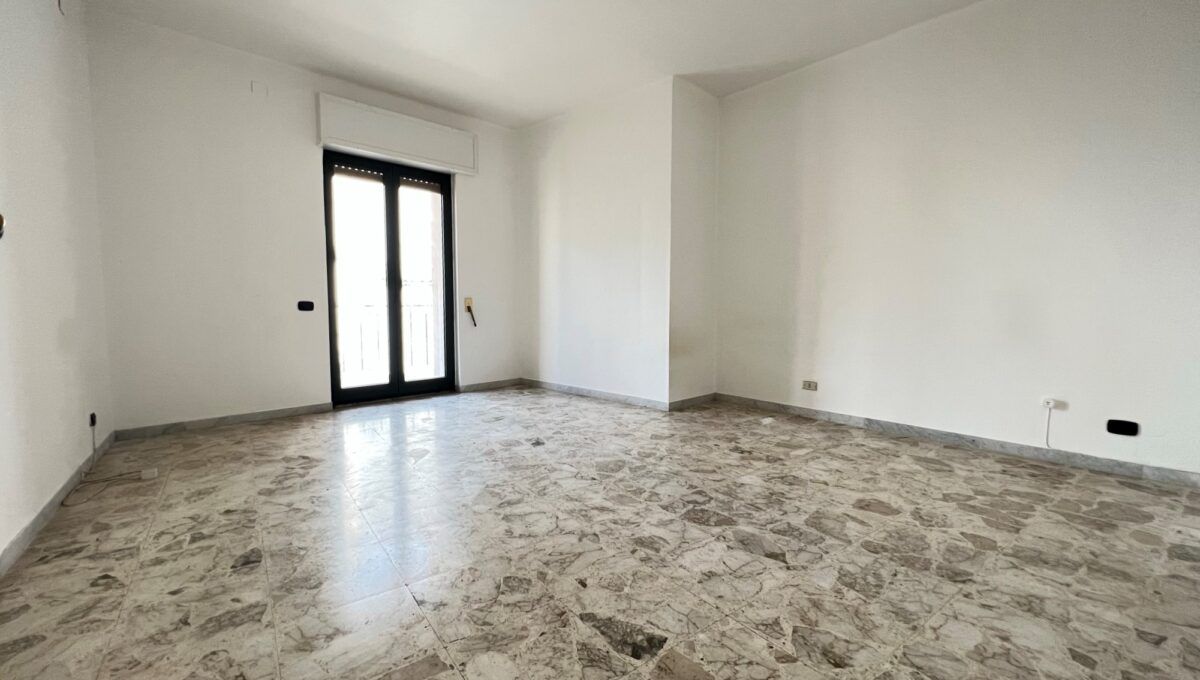 Appartamento di  3 vani /135 mq  a Cassano delle Murge (zona Centrale)