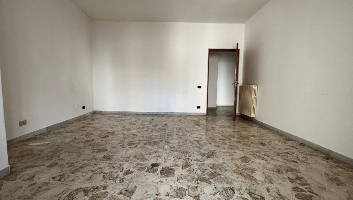 Appartamento di  3 vani /135 mq  a Cassano delle Murge (zona Centrale)