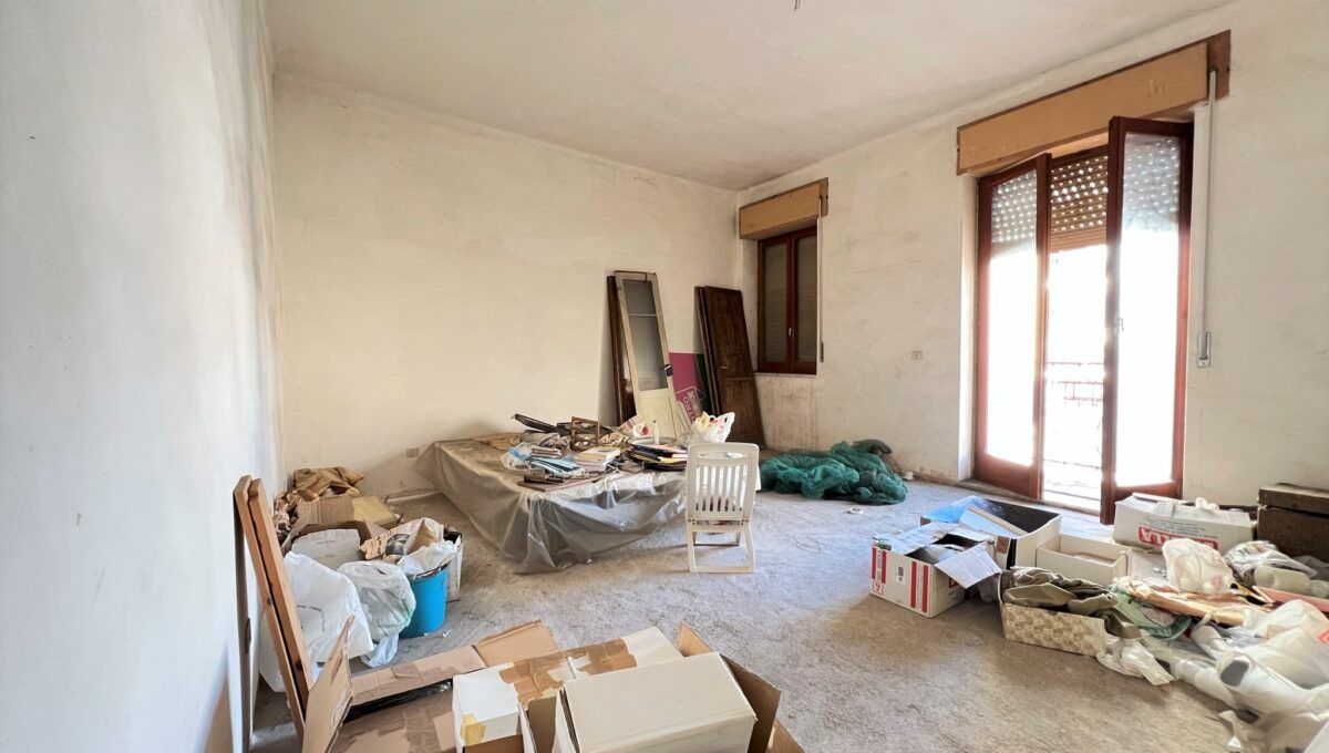 Casa indipendente di  3 vani /135 mq  a Cassano delle Murge (zona Centrale)